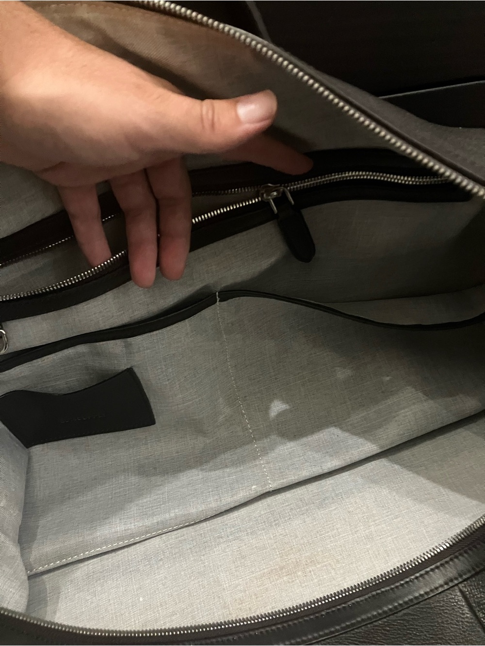 Suitsupply dark brown leather duffel bag - Picture 9 of 10